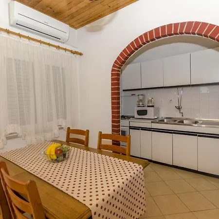 Apartments Mirko * Rogoznica (Sibenik-Knin)