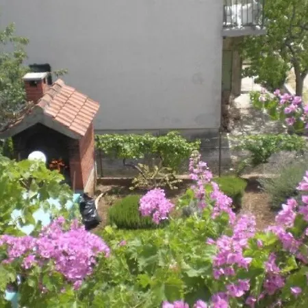 Apartments Mirko Rogoznica (Sibenik-Knin)